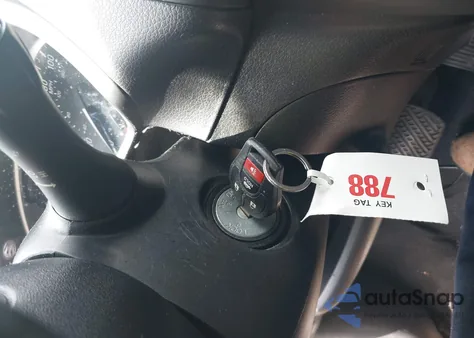 2018 Nissan Sentra S z USA, uszkodzony, nr VIN 3N1AB7AP7JY346737